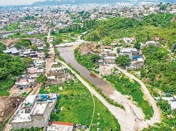 Centenares de viviendas pueden sufrir daño o perderse por el cauce del arroyo Seco. EL INFORMADOR/A. Navarro