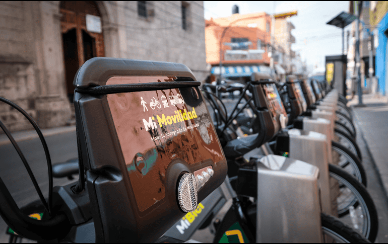 Actualmente, MiBici cuenta con 368 estaciones automatizadas distribuidas en tres municipios y 4 mil 57 unidades para liberar y finalizar los viajes en bicicleta. ESPECIAL
