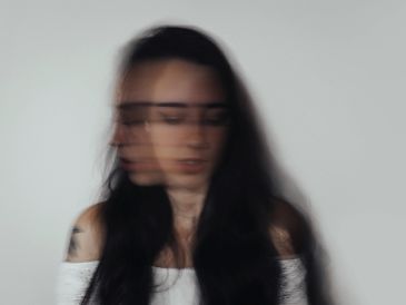 Pensamientos que parecen verdad (pero solo es la ansiedad hablando). ESPECIAL