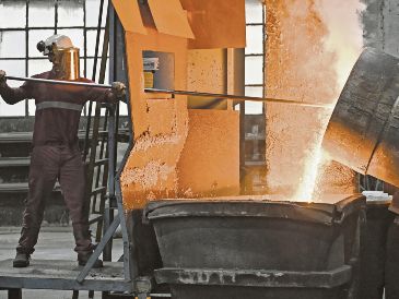 El Gobierno de México pedirá ser excluido del arancel del 50% al acero y al aluminio que anunció ayer la administración estadounidense. De lo contrario, se prevén afectaciones importantes en diversos sectores económicos, como el automotriz y el metalúrgico. AFP/A. Gillenea