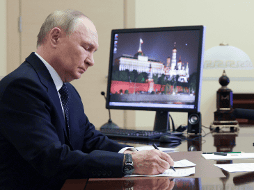 Trump aseguró a Putin que desconocía planes ucranianos de atacar aviación estratégica rusa. EFE/G. Grigorov.