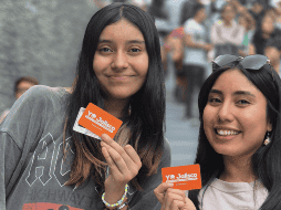 Dos de las beneficiarias quienes este miércoles recibieron su tarjeta fueron Jay Ramírez y Sofía Sánchez.