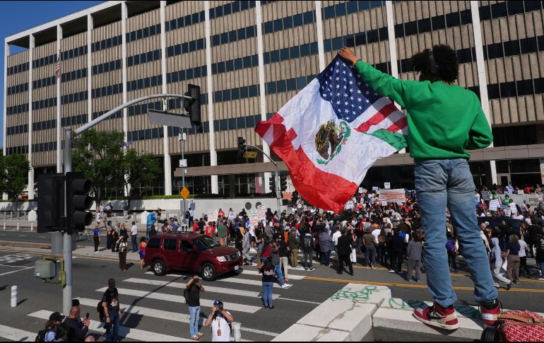 Las redadas, parte de una estrategia de deportaciones masivas promovida por Donald Trump, provocaron enfrentamientos con residentes y activistas. AP/ D. Dovarganes.