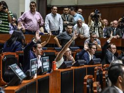 A favor, fueron 27 votos de las bancadas de Movimiento Ciudadano, Morena, Hagamos, Futuro, Partido Verde y PT. EL INFORMADOR/A.NAVARRO