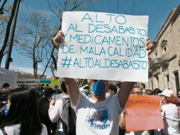 Las organizaciones civiles, encabezadas por Nariz Roja, advierten que saldrán a las calles la próxima semana si el Gobierno federal sigue retrasando la entrega de medicamentos oncológicos. EL INFORMADOR