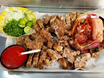 Estos son los deliciosos tacos de huesos. ESPECIAL / FACEBOOK Huesitos La Río Blanco