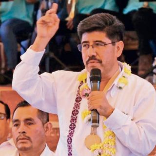 Presenta Morena iniciativa para eliminar la toga