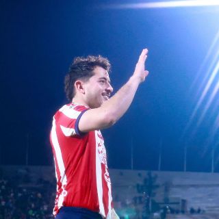 Se aferra a Chivas, Alan Mozo rechazó a este club de la Liga MX