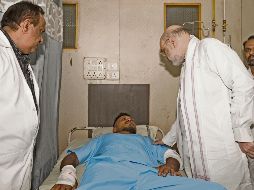 Vishwashkumar Ramesh salió de entre los escombros de la aeronave y se encuentra hospitalizado. ESPECIAL