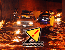 Especialmente debe restringirse, de inmediato, la circulación en los pasos a desnivel de 8 de Julio y Washington y el de Niños Héroes e Inglaterra. EL INFORMADOR / ARCHIVO