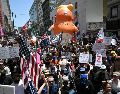 Millones de migrantes participaron en la marcha “No Kings” (Sin reyes), en contra de Trump y de las redadas masivas. AFP/R. Schemidt