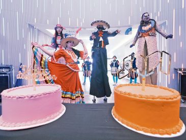 Tradiciones y coloridos pasteles fueron parte del festejo por el primer año de JAPI. CORTESÍA