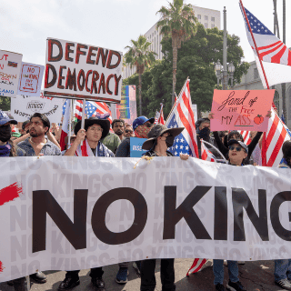 TODO sobre cómo fue la marcha en el "No King's Day" en Los Ángeles