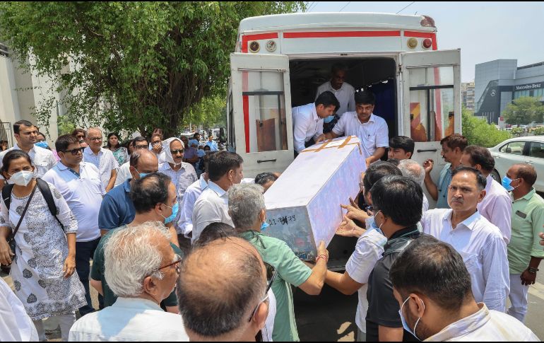 La mayoría de los cuerpos estaban carbonizados o mutilados, lo que impedía reconocerlos a simple vista. EFE/R.  GUPTA