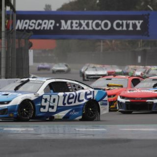 Daniel Suárez, en el Top 20 en una histórica carrera de NASCAR en México