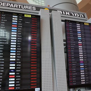 Miles de turistas están varados en Israel por conflicto con Irán