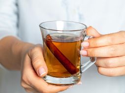 Cuando se incorpora de forma moderada dentro de una dieta equilibrada y un estilo de vida saludable, la canela puede contribuir positivamente al bienestar general del organismo. ESPECIAL / CANVA