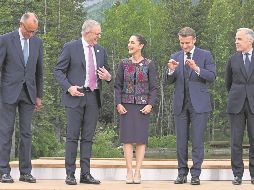 El canciller alemán, Friedrich Merz; el primer ministro de Australia, Anthony Albanese; la Presidenta de México, Claudia Sheinbaum; el presidente francés, Emmanuel Macron y el primer ministro canadiense, Mark Carney, durante el cierre del G7. EFE