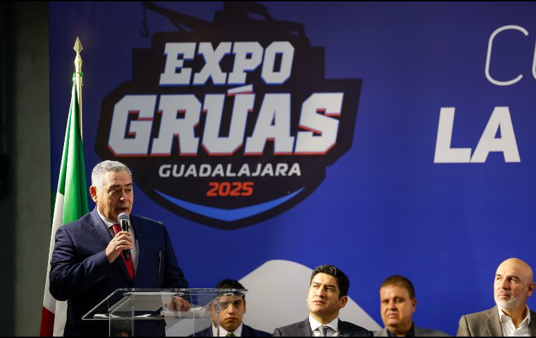 La Asociación Nacional de Empresarios Mexicanos de Grúas pidió a los gobiernos federal y estatal impulsar una reforma legislativa que aborde este problema de manera integral. EL INFORMADOR / H. FIGUEROA