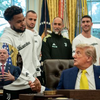 Trump pregunta a jugadores de la Juve si aceptarían transexuales
