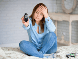 Ignorar el aumento de glucosa al amanecer puede traer consecuencias en el mediano y largo plazo. CANVA