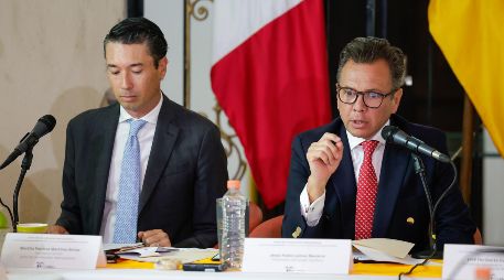 El Procurador de Protección al Medio Ambiente de Jalisco, Iker Frangie y el gobernador de Jalisco, Pablo Lemus Navarro. EL INFORMADOR/ H. Figueroa.