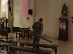 La estrategia contra el dengue incluye la eliminación de criaderos en escuelas, panteones, unidades deportivas y espacios públicos. EL INFORMADOR/Archivo