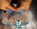 La pensión del IMSS es un derecho que tienen los trabajadores mexicanos, brindándoles protección en situaciones como accidentes laborales, enfermedades o al cumplir los 60 años y alcanzar la etapa de jubilación. ESPECIAL / CANVA