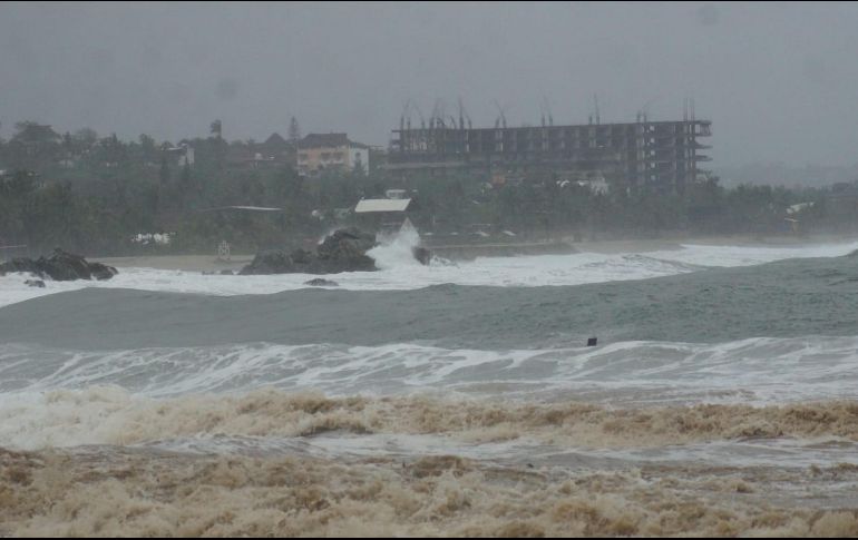 La CEPCyGR pide a la ciudadanía extremar precauciones en la zona costera, ante condiciones climáticas adversas originadas especialmente en esta temporada de lluvias y ciclones. SUN