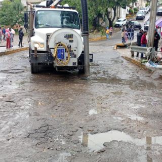 Se desborda presa Los Cuartos, en Naucalpan (VIDEOS)