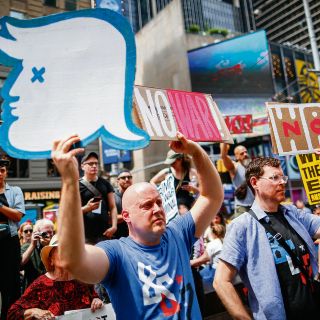 México declara alerta en sus embajadas; evacúan a 175 por guerra en Medio Oriente