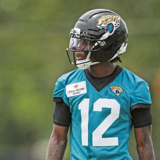 Travis Hunter se llena la bolsa de billetes