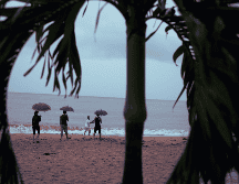 Meteored espera en Puerto Vallarta, cielos densamente cubiertos y gran actividad eléctrica desde la madrugada y hasta caída la medianoche; o sea, lloverá a cántaros. EL INFORMADOR / ARCHIVO