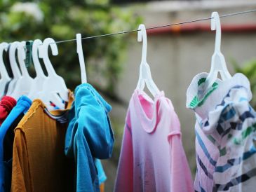 Tips para que la ropa logre secarse, en temporada de lluvias. UNSPLASH / E. DORONILA