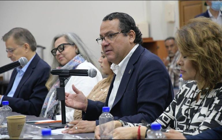 La mesa fue moderada por los diputados José Luis Tostado Bastidas y Monserrat Pérez Cisneros, quienes coincidieron en que este tipo de ejercicios contribuyen al progreso económico, social y cultural de Jalisco. CORTESÍA