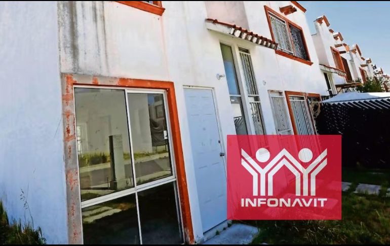 Estas casas abandonadas se han convertido en focos de drogadicción, basureros e invadidas. SUN / ARCHIVO