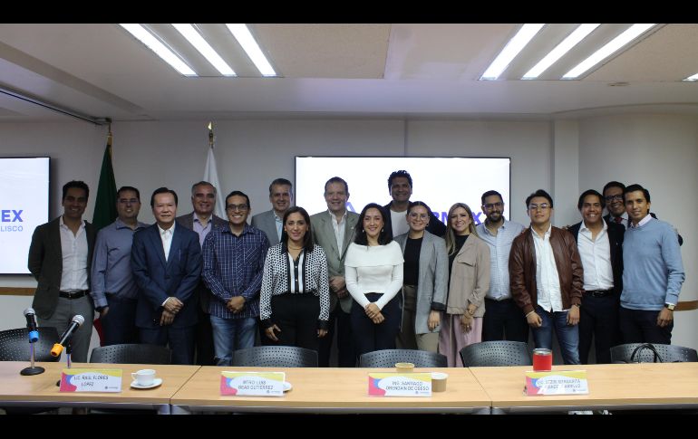 El evento tuvo un diálogo abierto con los asistentes, entre los que se encontraban empresarios, jóvenes emprendedores, y representantes académicos. ESPECIAL