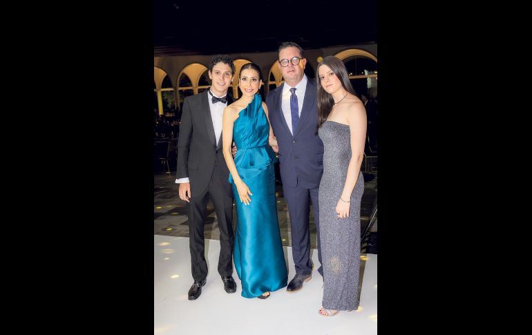Pablo Correa, Marcela López, Eduardo Cortés y Regina Cortés. GENTE BIEN JALISCO / J. Soltero