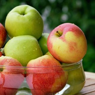 Los beneficios de comer manzana todos los días