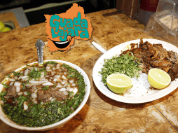 Si bien la birria también puede preparase con res, puerco, pollo, borrego, la tradición viene del chivo. EFE / ARCHIVO