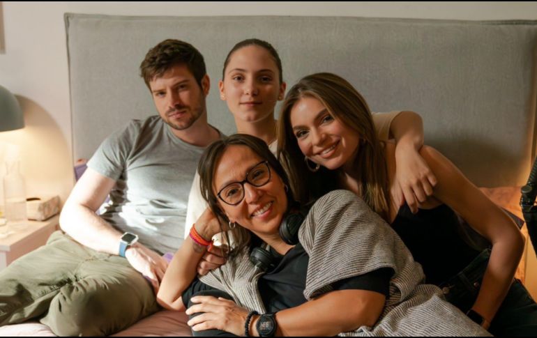 Con esa misma mirada se estrenará este viernes 27 de junio en ViX. CORTESÍA / Con esa misma mirada / ViX