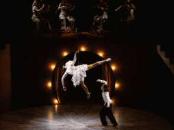 Estreno mundial dentro del Grec Festival de 'Le Petit Cirque', un espectáculo que combina circo música y danza. EFE/M. Pérez