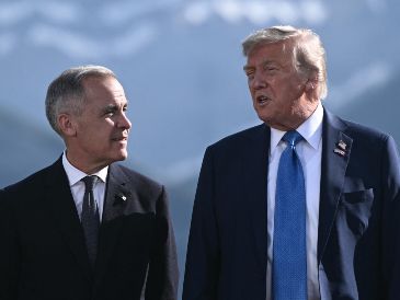 Donald Trump, presidente de Estados Unidos, junto al primer ministro de Canadá Mark Carney. AFP / ARCHIVO