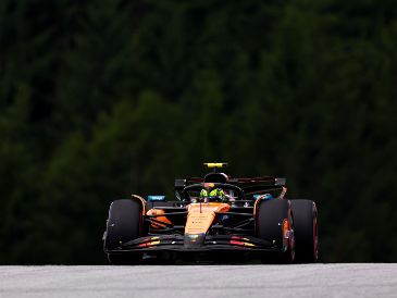 Lando Norris dominó prácticamente todo el fin de semana, llevándose la mejor vuelta en FP2, FP3, Q1, Q2 y Q3. EFE / A. Szilagyi
