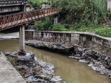 Ante una lluvia fuerte en Guadalajara, la recomendación de Protección Civil es mantenerse alerta y al pendiente de noticias para estar informado sobre dónde se ubican los encharcamientos o inundaciones. EL INFORMADOR / A. Navarro