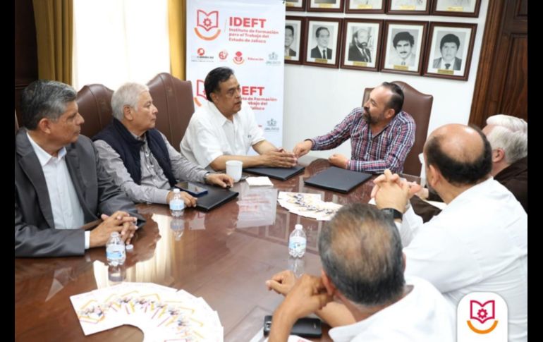 Durante la firma del convenio, Cosío Gaona y Chávez Dávalos coincidieron en destacar el crecimiento que ha tenido Tonalá en los sectores industrial, comercial y de servicios, así como el auge del emprendimiento local. 