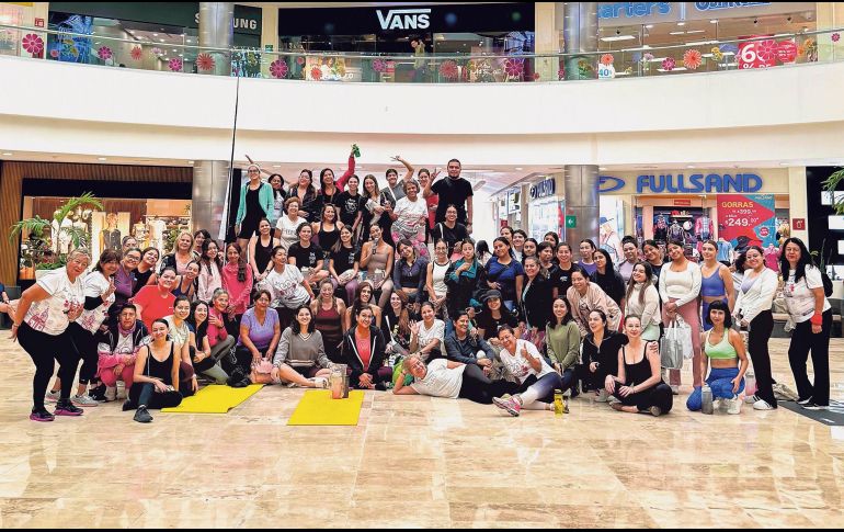 Galerías Guadalajara celebra el Día Internacional del Yoga. GENTE BIEN JALISCO