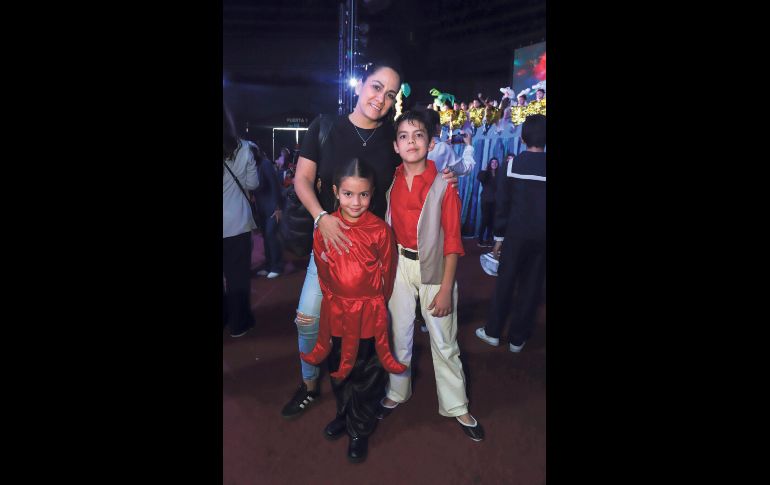 Natalia Alcocer, Patricia Béjar y Santiago Alcocer. GENTE BIEN JALISCO / C. Jimeno