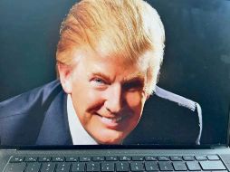 El hacker exhibió una foto de Donald Trump en varios de los equipos de la Universidad de Columbia que fueron intervenidos. ESPECIAL