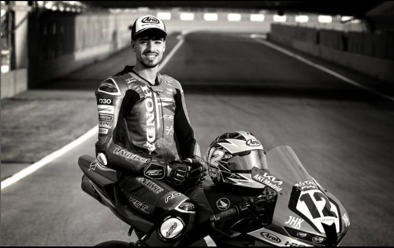 El joven piloto murciano perdió la vida en unas pruebas libres en un circuito en Francia. ESPECIAL / INSTAGRAM @hondamotoses